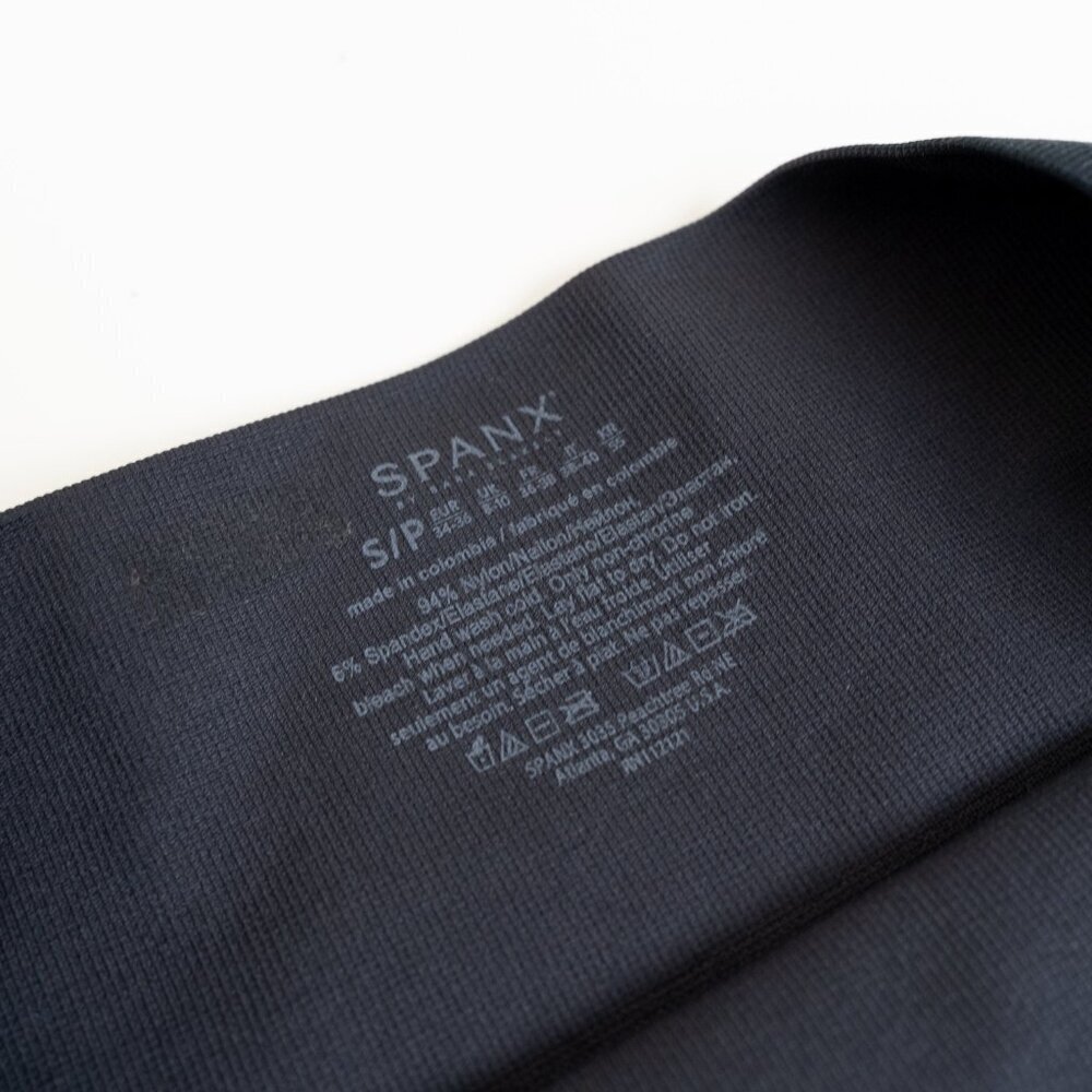 🚨 SPANX Black Camo Seamless Leggings 24" Look at Me Now - Picture 4 of 11